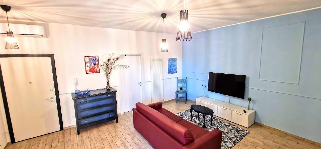 Central City Rooms M09 Apartment Болонья
