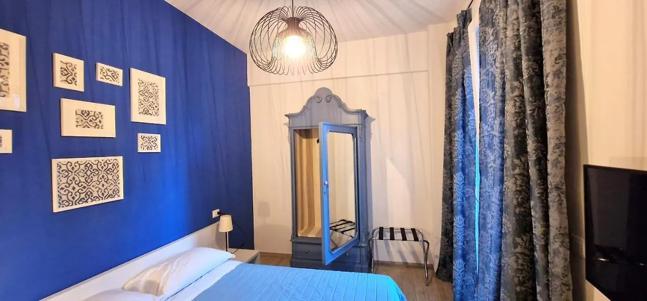 Central City Rooms M09 Apartment Bologna 0*,  Italia